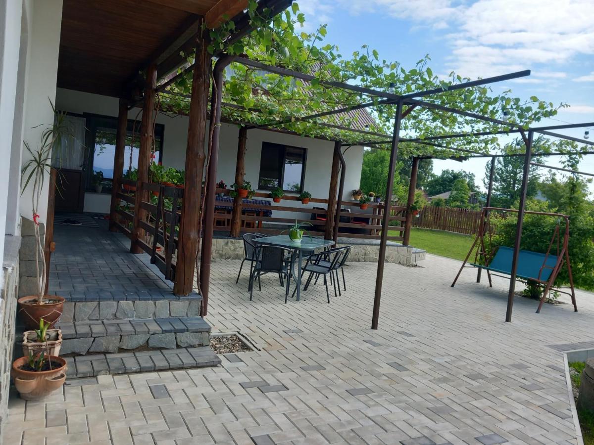 Casuta Din Deal Targu Neamt Exterior photo