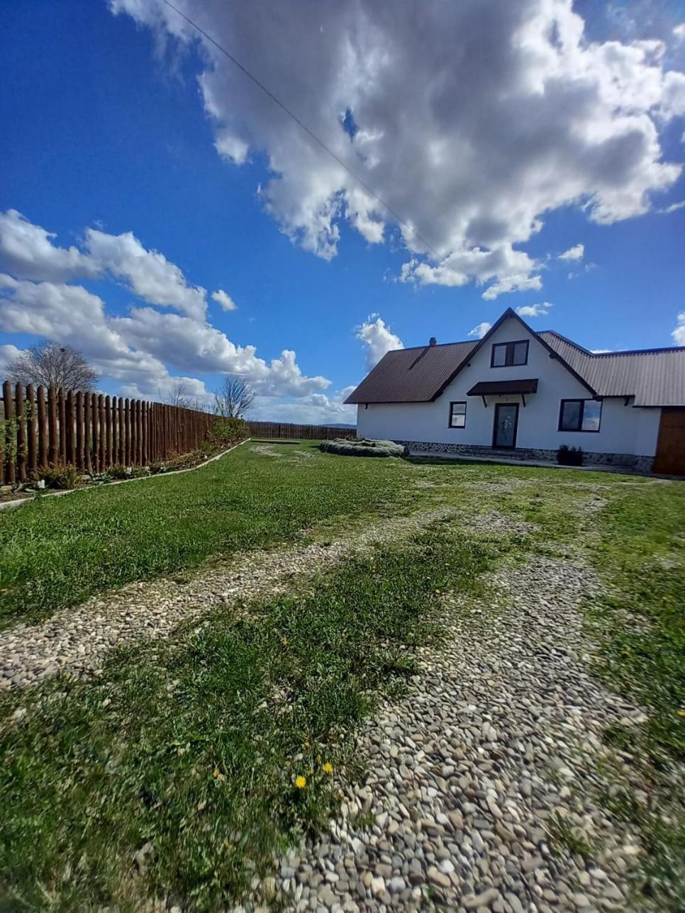 Casuta Din Deal Targu Neamt Exterior photo
