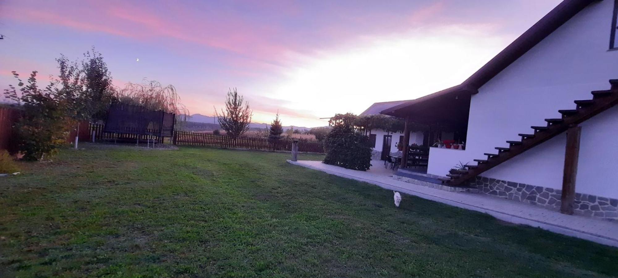 Casuta Din Deal Targu Neamt Exterior photo